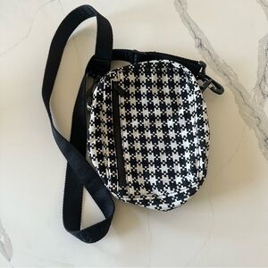 Pixel Gingham Sport Crossbody Baggu